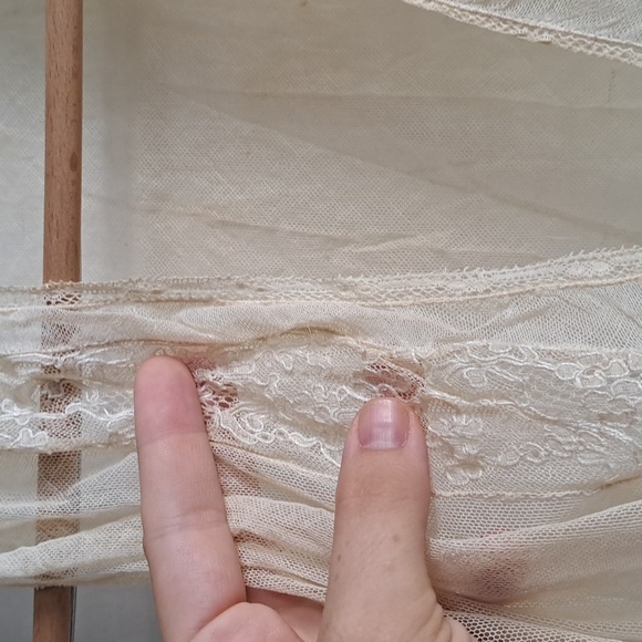 VINTAGE Mesh vest with lace - cream boho vest - layering piece - Picture 3 of 9